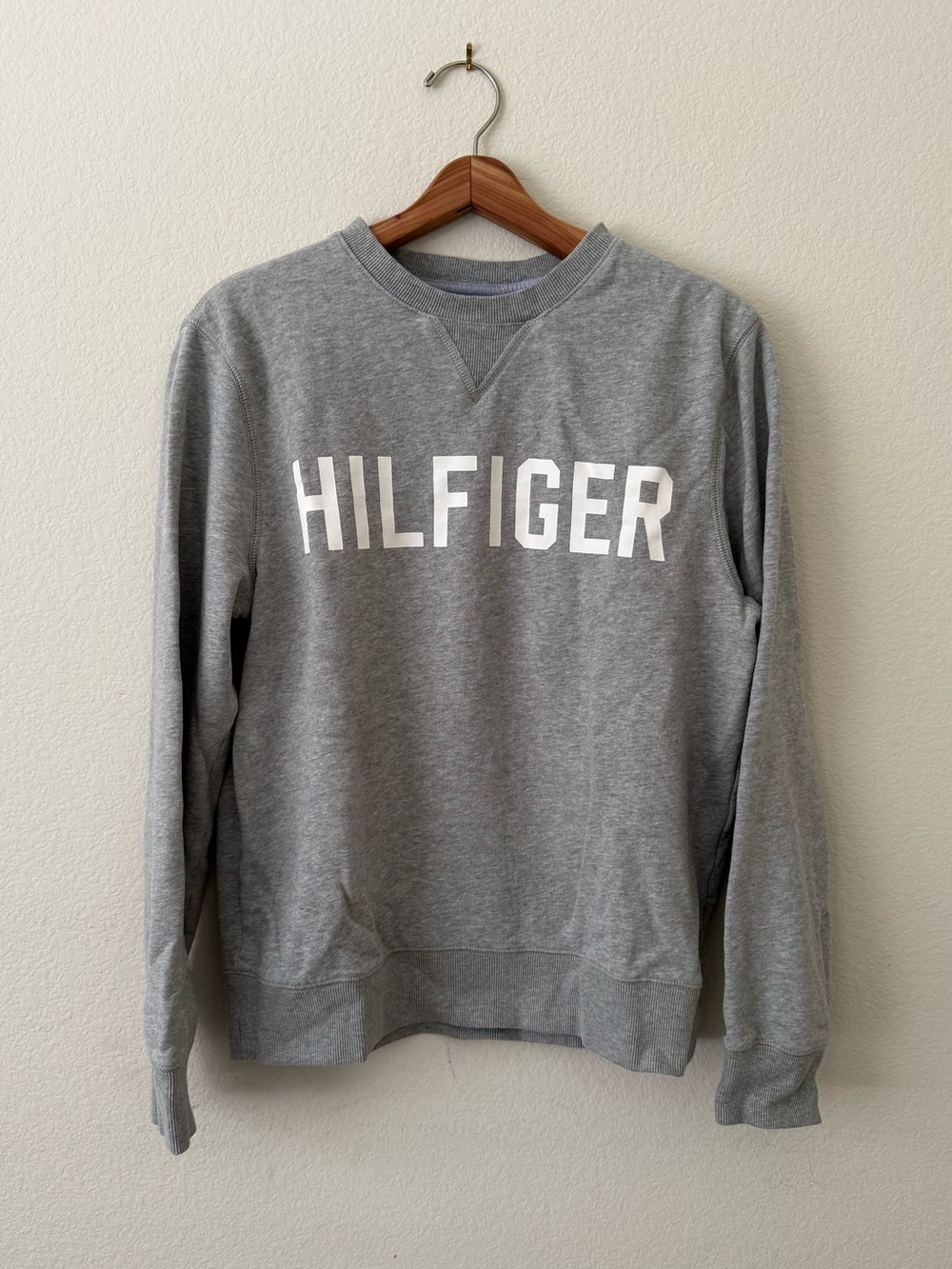 Tommy Hilfiger Gray “HILFIGER” Crewneck Sweatshirt - Classic Logo